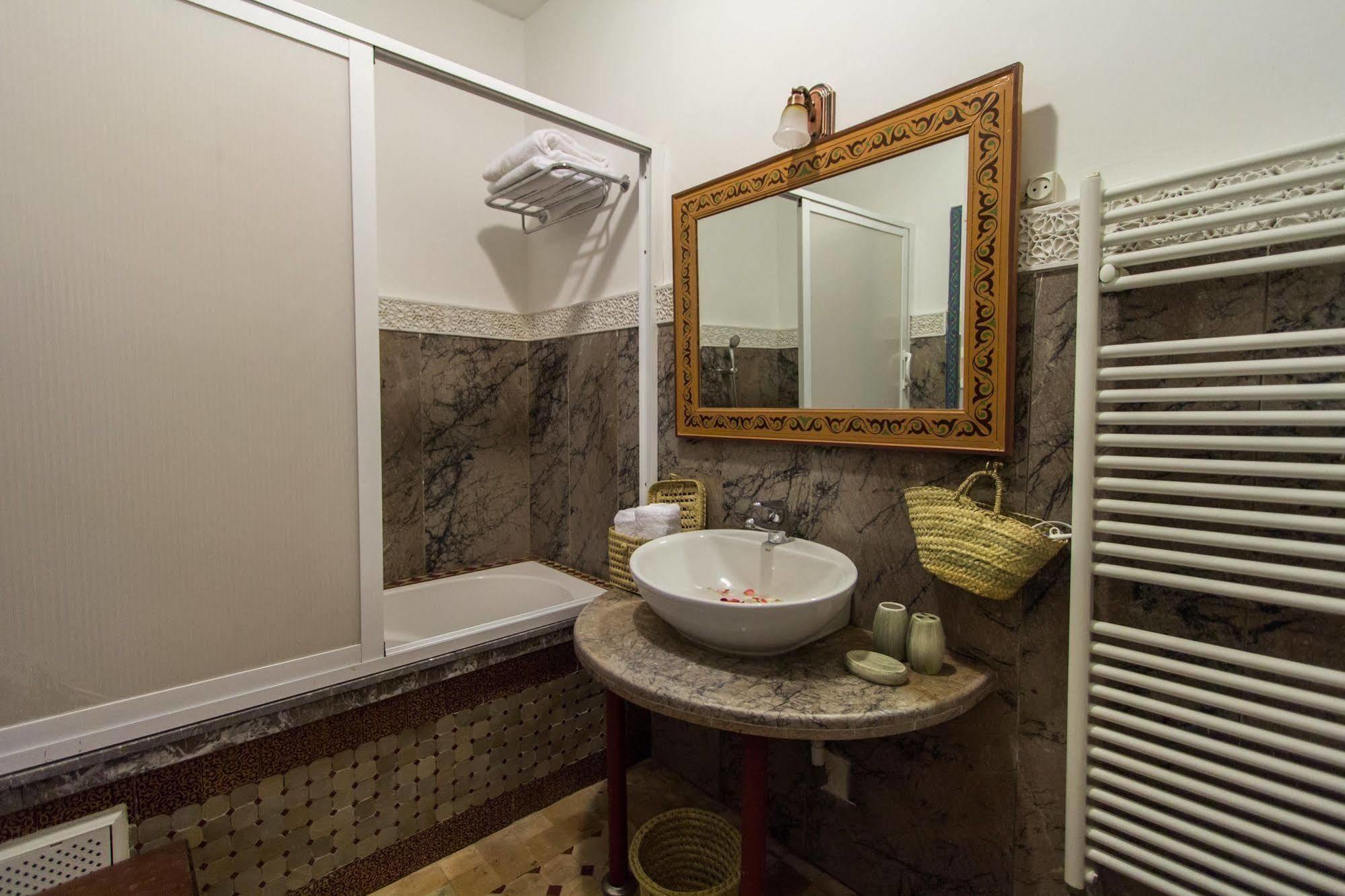 Riad Tahra & Spa Фес Екстериор снимка